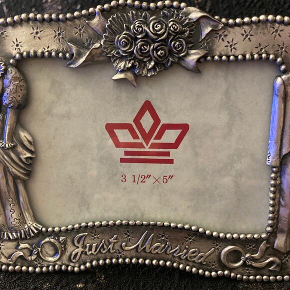 JUST MARRIED Pewter Picture Frame with Dress and Tuxedo Embellishments Wedding - Picture 5 of 7